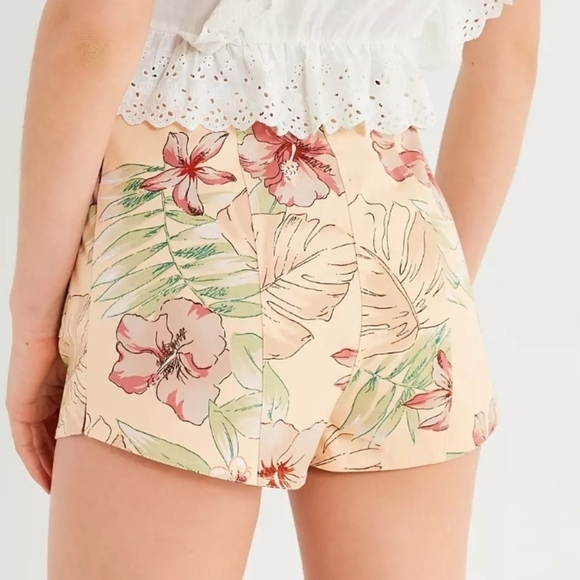 Urban Outfitters Floral Hawaiian Print Shorts Womens Large - Picture 2 of 7